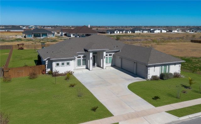 726 Papa Mori Dr, Corpus Christi, TX 78414