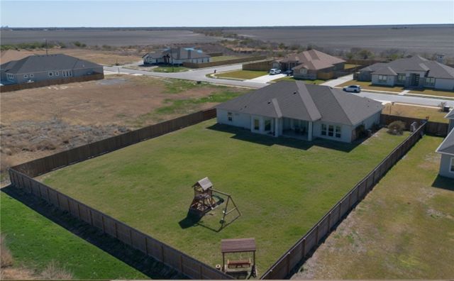 726 Papa Mori Dr, Corpus Christi, TX 78414