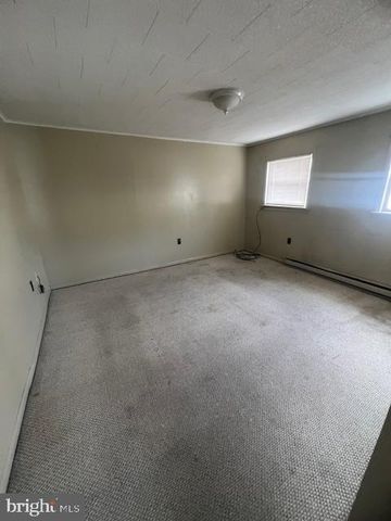 321-323 PINE HILL ST, Minersville, PA 17954