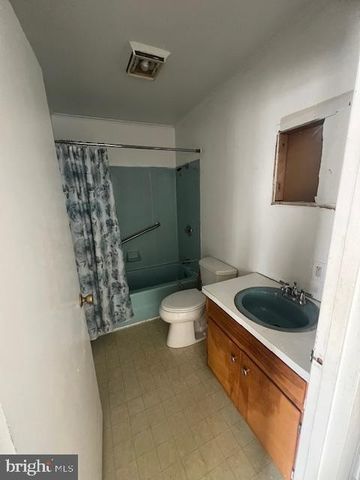 321-323 PINE HILL ST, Minersville, PA 17954