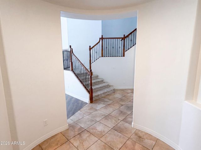 5032 W YEARLING Road, Phoenix, AZ 85083