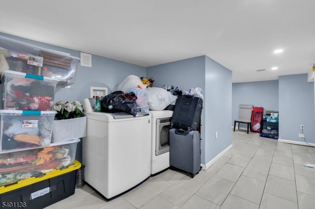 320 Pine St, Roselle Boro, NJ 07203