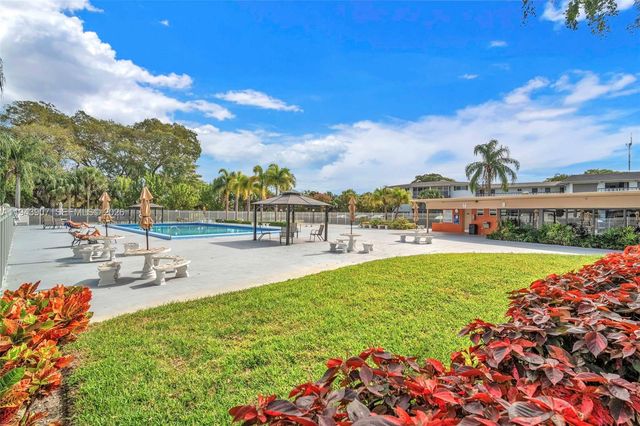 1201 Hillcrest Ct 102 102, Hollywood, FL 33021