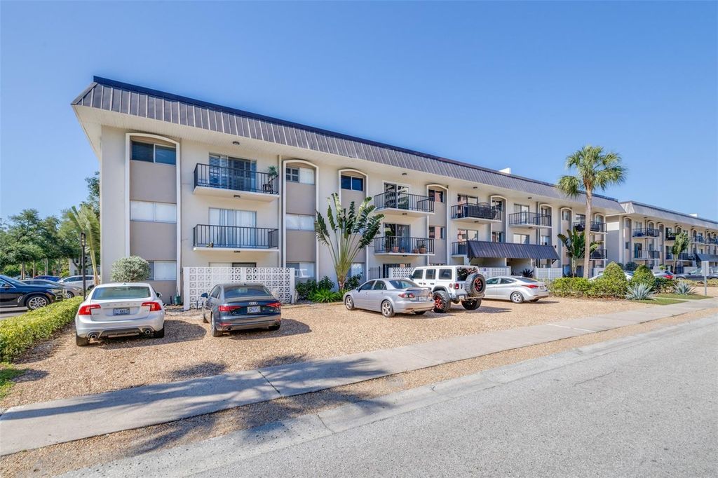 4606 W GRAY STREET 107, Tampa, FL 33609