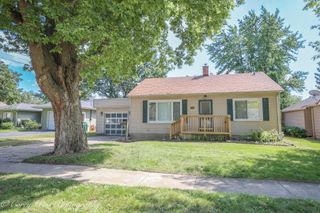 916 Albert Avenue, Sycamore, IL 60178