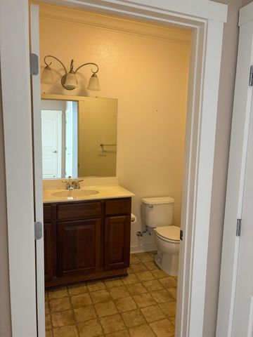 1848 Blackbird Ln, Lincoln, CA 95648