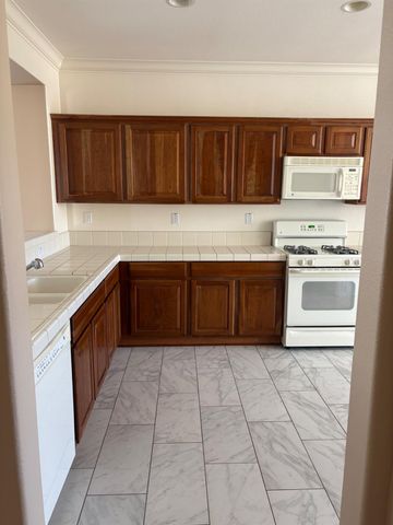 1848 Blackbird Ln, Lincoln, CA 95648