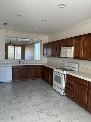 1848 Blackbird Ln, Lincoln, CA 95648