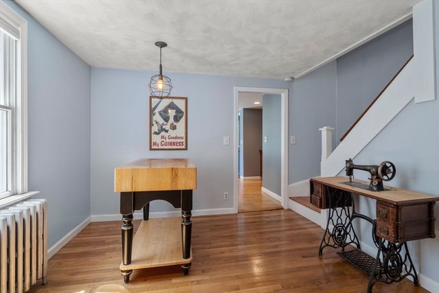 18 Lodge Road, Wayland, MA 01778
