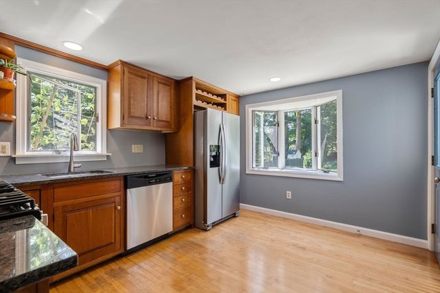 18 Lodge Road, Wayland, MA 01778