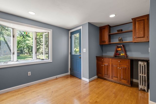 18 Lodge Road, Wayland, MA 01778