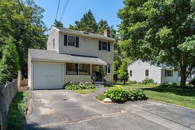 18 Lodge Road, Wayland, MA 01778