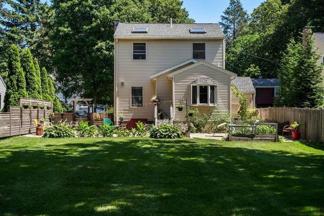 18 Lodge Road, Wayland, MA 01778
