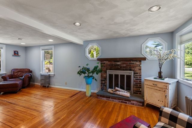 18 Lodge Road, Wayland, MA 01778