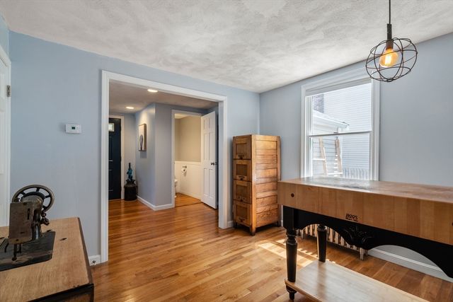 18 Lodge Road, Wayland, MA 01778