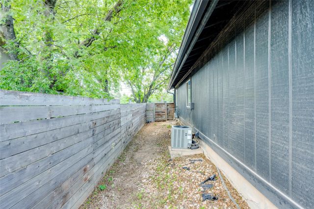 2315 Burleson RD, Austin, TX 78741