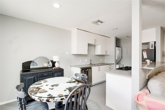 2315 Burleson RD, Austin, TX 78741