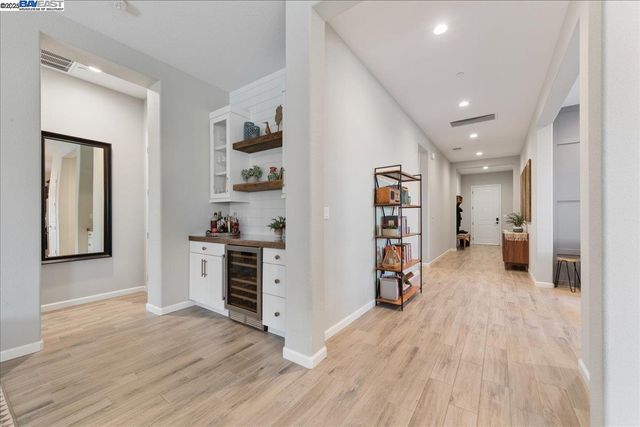500 Brinwood Way, Oakley, CA 94561