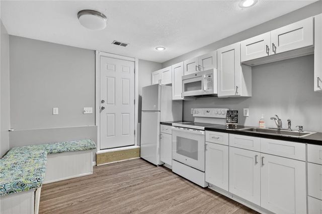 13920 DUNDEE Circle, Grandview, MO 64030