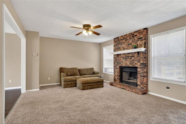 13920 DUNDEE Circle, Grandview, MO 64030