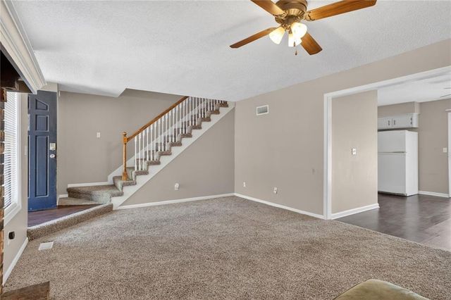 13920 DUNDEE Circle, Grandview, MO 64030