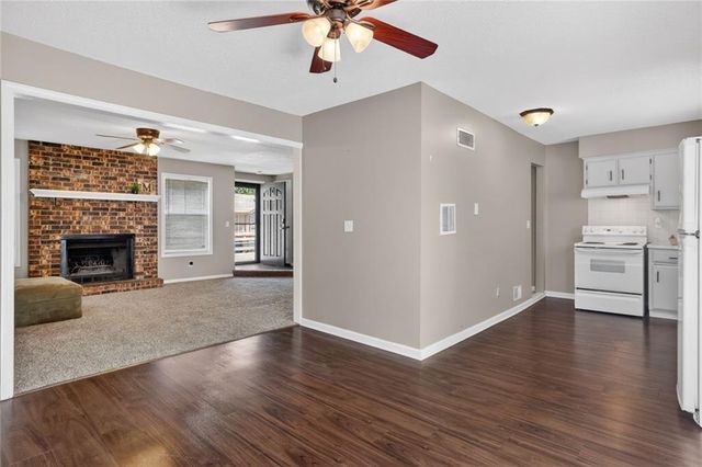 13920 DUNDEE Circle, Grandview, MO 64030