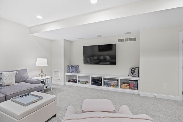 8435 NW 31st Court, Ankeny, IA 50023