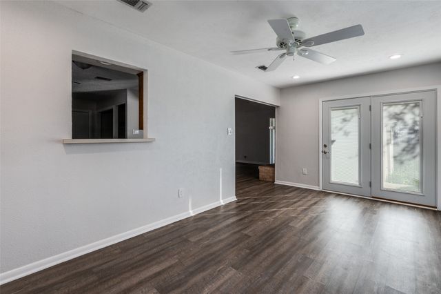 1902 Green Meadow Court, Arlington, TX 76013