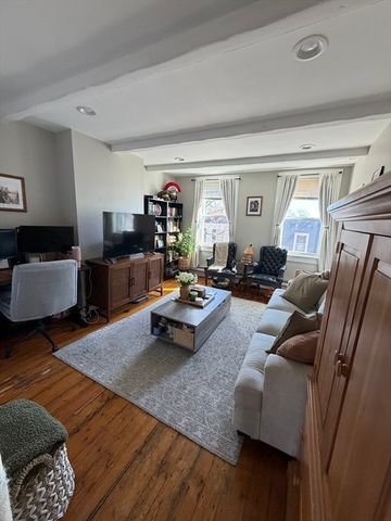 26 Mystic St 3, Boston, MA 02129