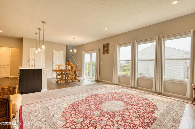 356 Birchwood Dr, Shepherdsville, KY 40165