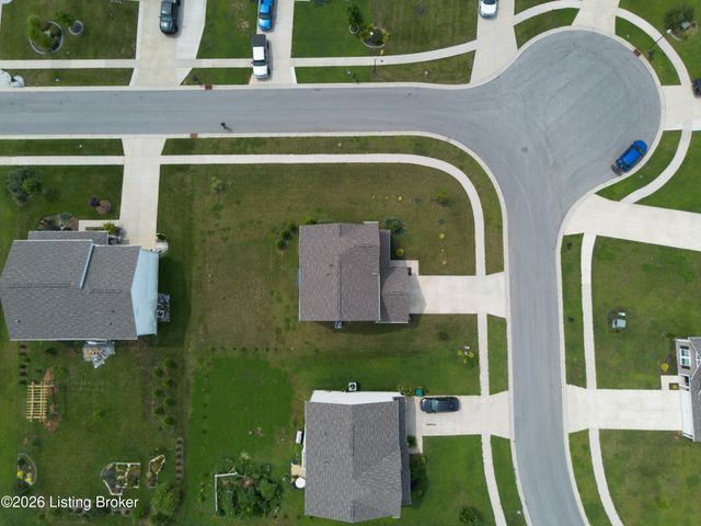 356 Birchwood Dr, Shepherdsville, KY 40165