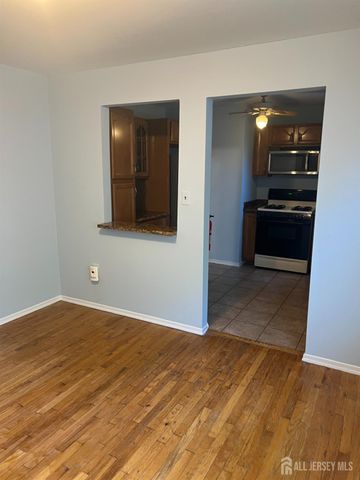 1105 N Oaks Boulevard N, North Brunswick, NJ 08902