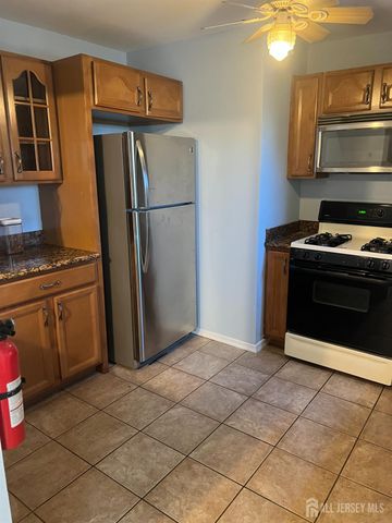 1105 N Oaks Boulevard N, North Brunswick, NJ 08902