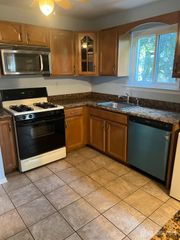 1105 N Oaks Boulevard N, North Brunswick, NJ 08902