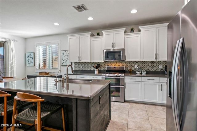 3748 W BINGHAM Drive, New River, AZ 85087