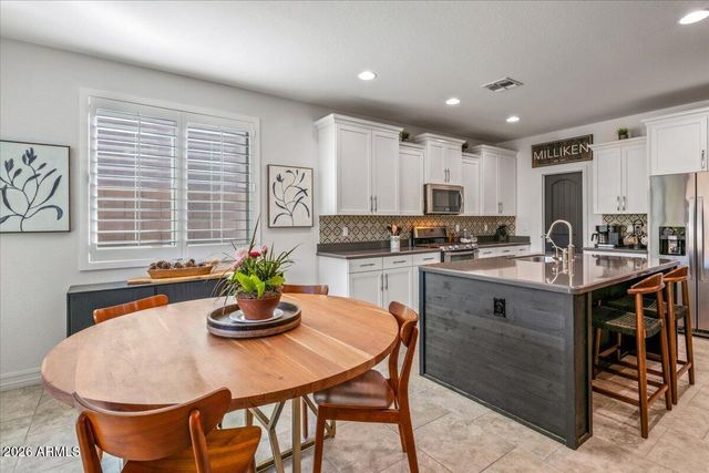 3748 W BINGHAM Drive, New River, AZ 85087