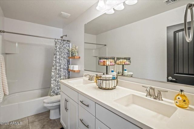 3748 W BINGHAM Drive, New River, AZ 85087