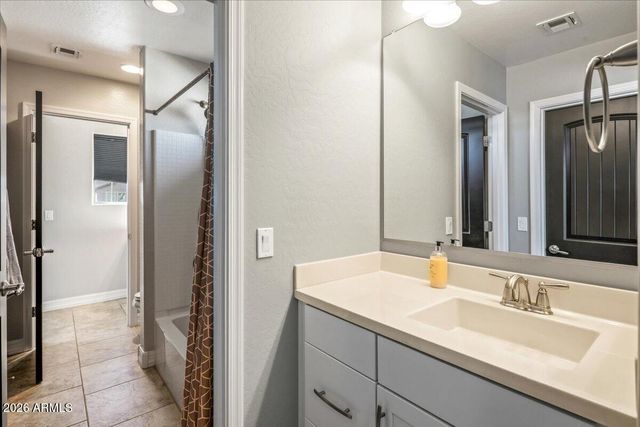 3748 W BINGHAM Drive, New River, AZ 85087