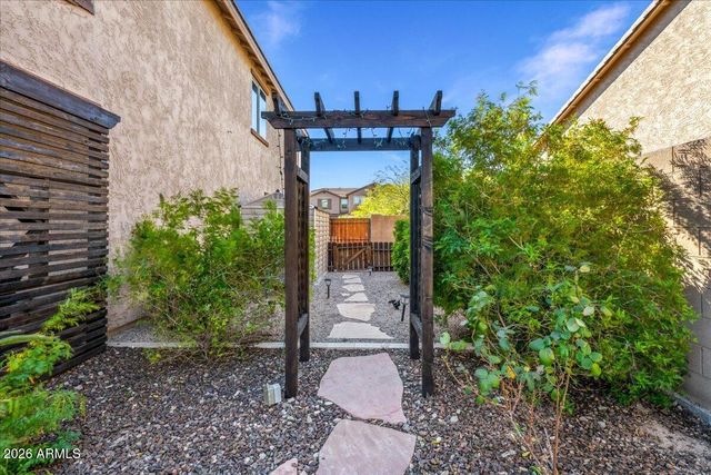 3748 W BINGHAM Drive, New River, AZ 85087