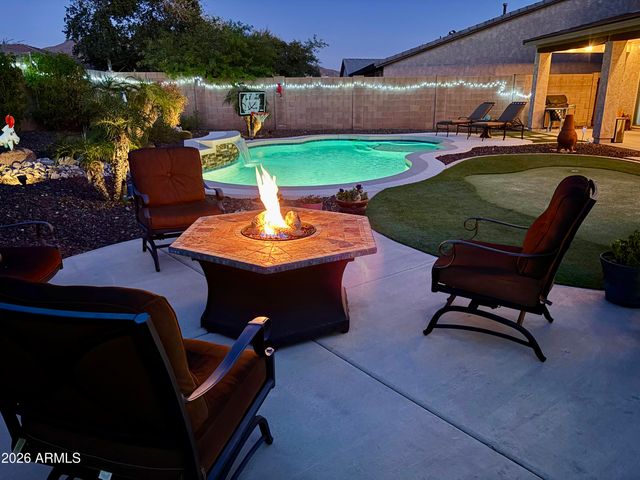 3748 W BINGHAM Drive, New River, AZ 85087