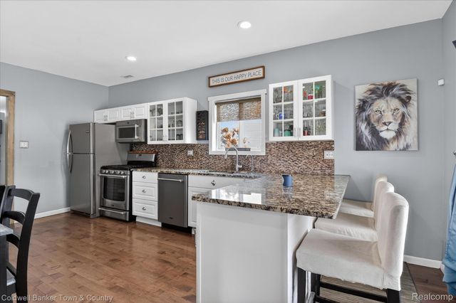 29204 Bretton Street, Livonia, MI 48152