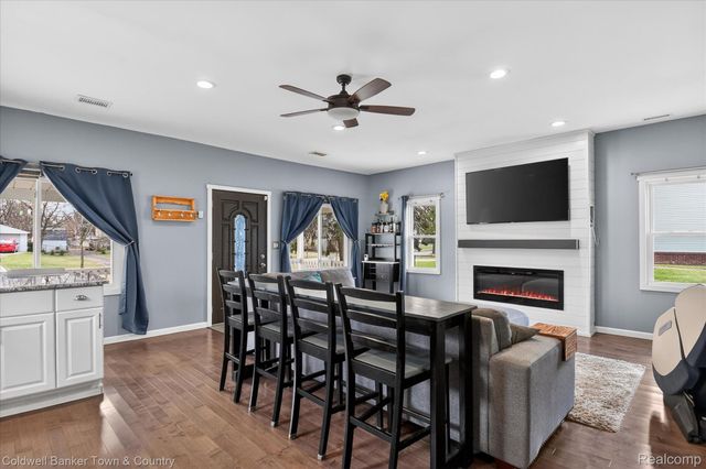 29204 Bretton Street, Livonia, MI 48152