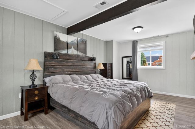 29204 Bretton Street, Livonia, MI 48152