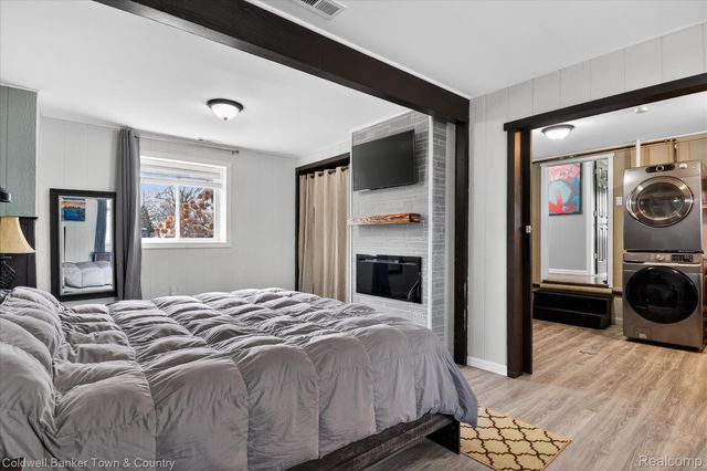 29204 Bretton Street, Livonia, MI 48152