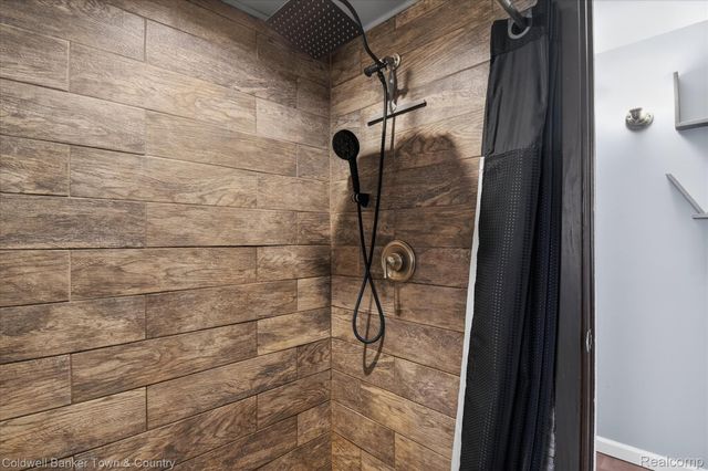 29204 Bretton Street, Livonia, MI 48152