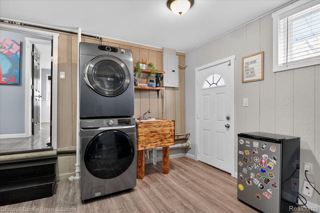 29204 Bretton Street, Livonia, MI 48152