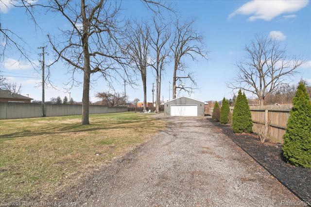 29204 Bretton Street, Livonia, MI 48152