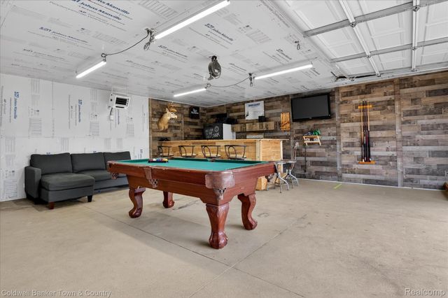 29204 Bretton Street, Livonia, MI 48152