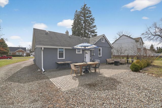 29204 Bretton Street, Livonia, MI 48152