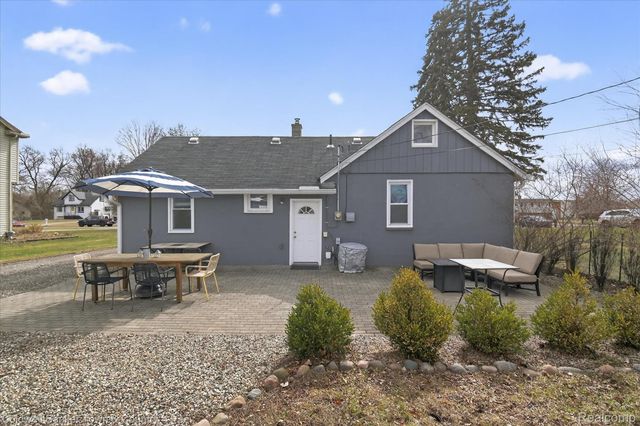 29204 Bretton Street, Livonia, MI 48152